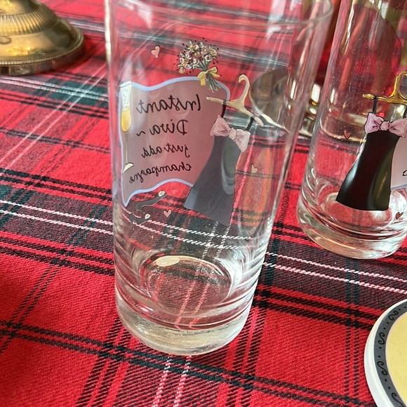 Linda Grayson collection of glasses and coasters - Picture 11 of 14